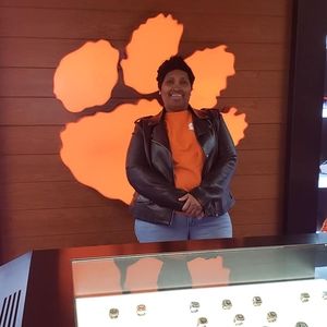 Meet your Posher, Roxanne